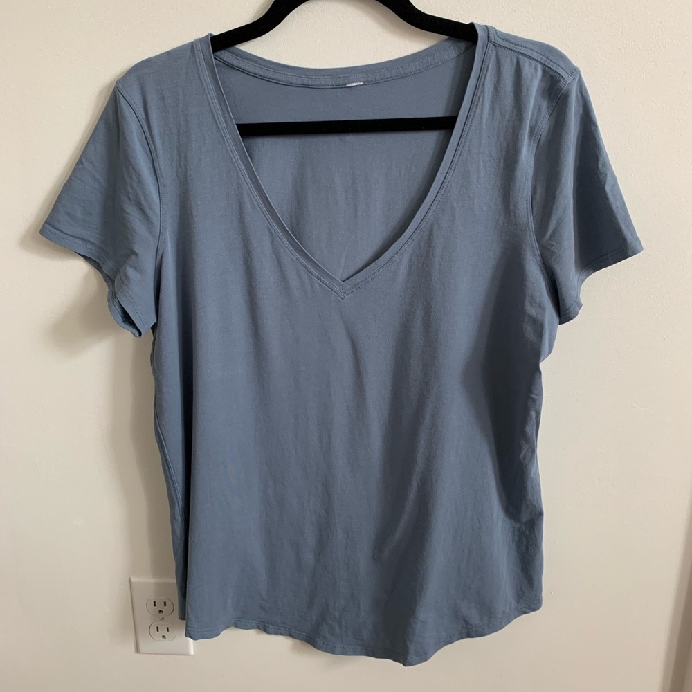 Lululemon V-Neck Tee - EUC